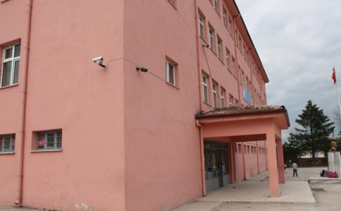 Okul Ve Öğrenciler 24 Saat Kamera İle İzleniyor!
