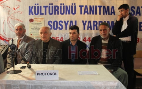 Nihat Hatipoğlu’na Bayanlar Yoğun İlgi Gösterdi