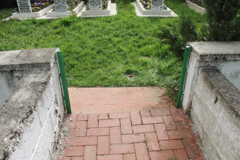 Hırsızlar Mezarlıklara Dadandılar!