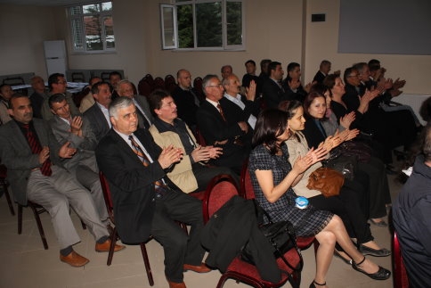 Cahil Kravatlı Eşşekler Yetiştiriyoruz!