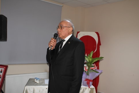 Cahil Kravatlı Eşşekler Yetiştiriyoruz!