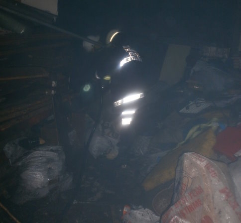 Pazarköy Caddesinde Yangın Paniği