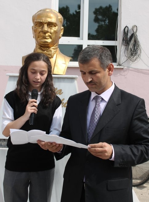 Kız Meslek Liseli Kutlu Doğum Programı