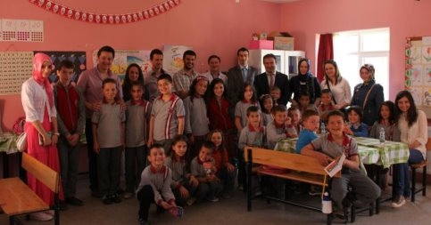 Gençlik Meclisinden Kütüphaneler Haftasında Okullara Ziyaret