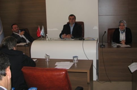 Aylık Toplantı 3 Dakika Sürdü!