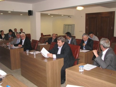 Aylık Toplantı 3 Dakika Sürdü!