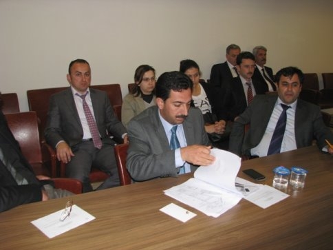 Aylık Toplantı 3 Dakika Sürdü!