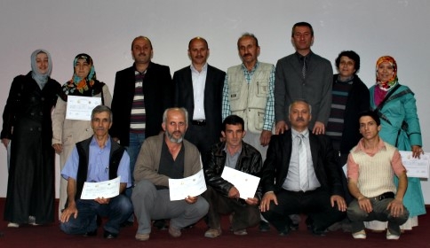 Kursiyerlere Belgeleri Törenle Verildi