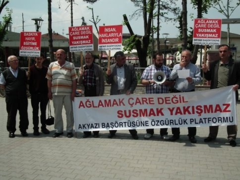 Yasakçı kadın kollarını kınıyoruz!