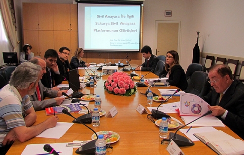 Anayasa öneri paketi verildi