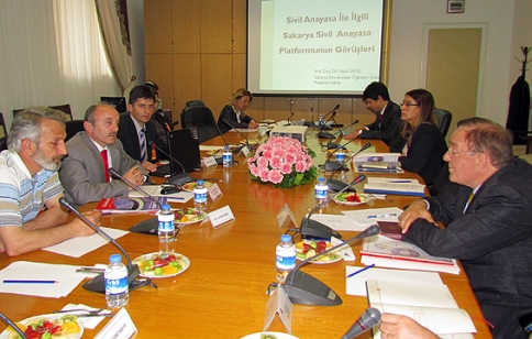 Anayasa öneri paketi verildi