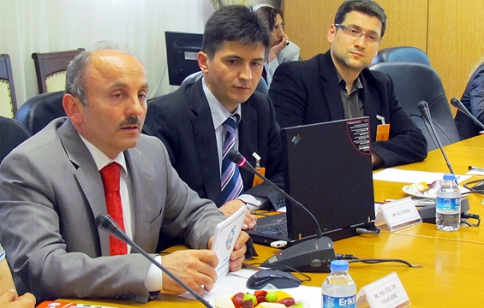 Anayasa öneri paketi verildi