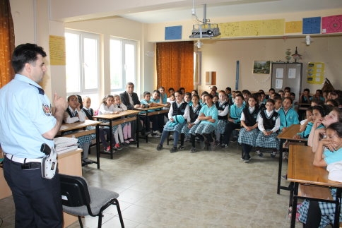 Öğrencilere Trafik Eğitim Semineri Verildi