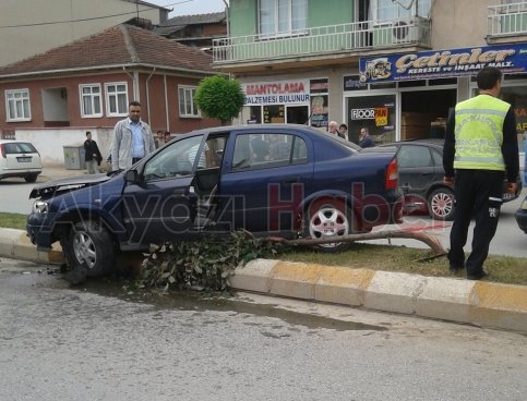 Akyazı Mudurnu Caddesinde Trafik Kazası