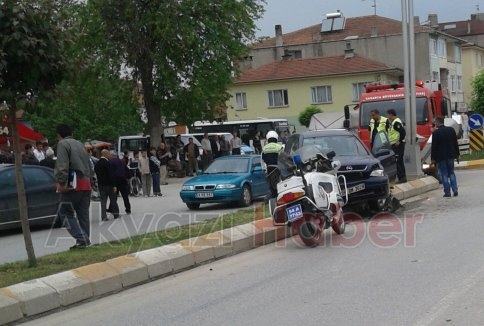Akyazı Mudurnu Caddesinde Trafik Kazası