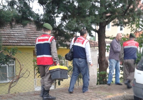 Kuzulukta İki Evi Soydular!