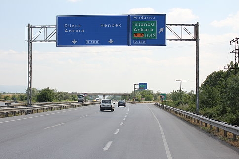 Akyazı Trafik Yön Tabelalarında Neden Yok!