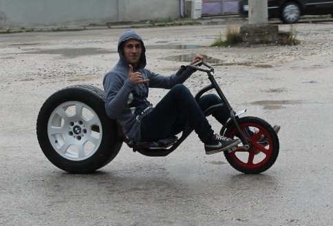 Gençlerden İlginç Bisiklet