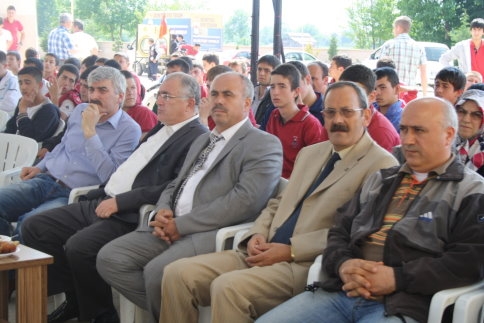 Akyazı E.M.L Tiyatro Gösterisi İle Beğeni Topladı.