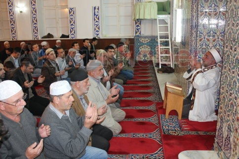 Regaip Kandilinde Eller Açıldı Dular Yapıldı