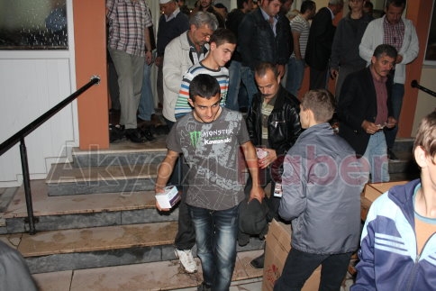 Regaip Kandilinde Eller Açıldı Dular Yapıldı