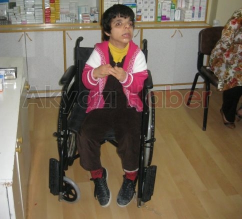 Akyazı Belediyesi Engelleri Kaldırıyor