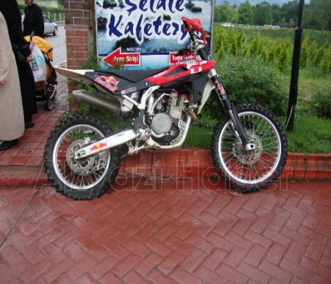 Motor Kazasında Ayağı Kırıldı