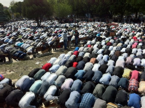 Ayasofya'da binlerce kişi namaz kıldı