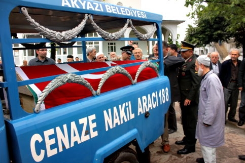 Beni Akyazı’ya Defin Edin