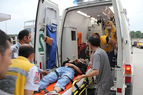 Yolda Dengesini Kaybetti Yaralandı!