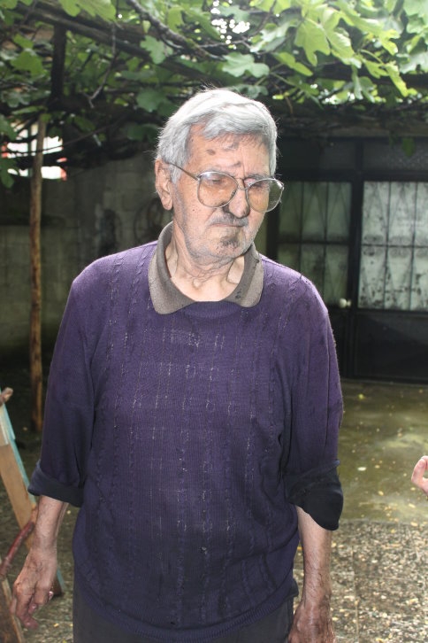 Eve Yıldırım Düştü!