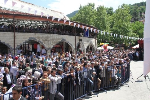 Akyazı Akşemseddin Hazretleri anma gününe 52 araçla katıldı!