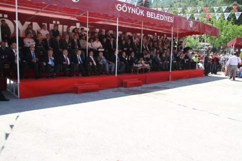 Akyazı Akşemseddin Hazretleri anma gününe 52 araçla katıldı!