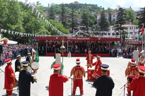 Akyazı Akşemseddin Hazretleri anma gününe 52 araçla katıldı!