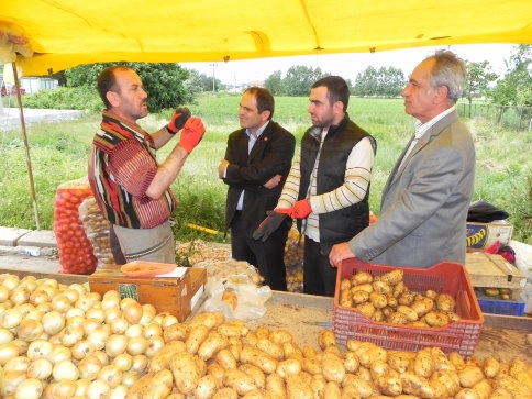 Ecevit Keleş CHP İl Başkanı: “Pazarcı esnafının çığlığını duyun”