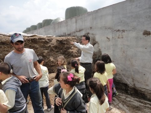Paris İlköğretim Süt Sığırcığını Öğreniyor