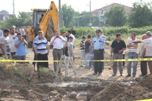 Yol Çalışması Sırasında Tarihi Mezar Bulundu