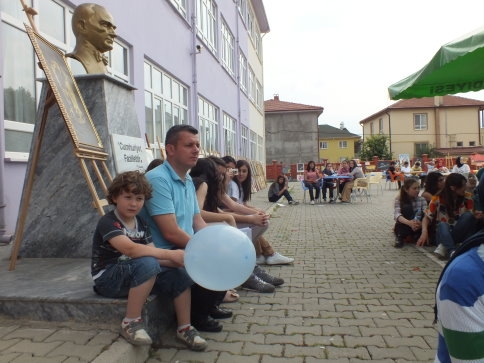 Akyazı Anadolu Öğretmen Lisesinde Bahar Şenliği