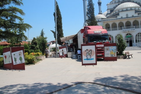 Türk Kızılayı Ekipleri Akyazı'da Kan Topluyor