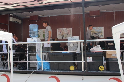 Türk Kızılayı Ekipleri Akyazı'da Kan Topluyor