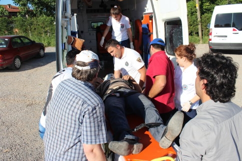 Araca Çarpmamak İçin Yol Kenarına Yanaşınca 