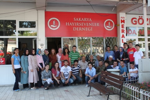 Akyazı Belediyesi Gençlik Meclisinden Anlamlı Ziyaret