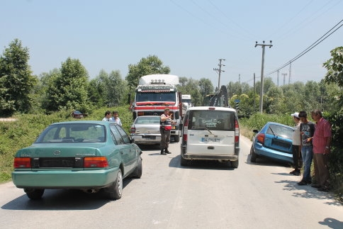 Meydana Gelen Kazada 4 Araç Birbirine Girdi
