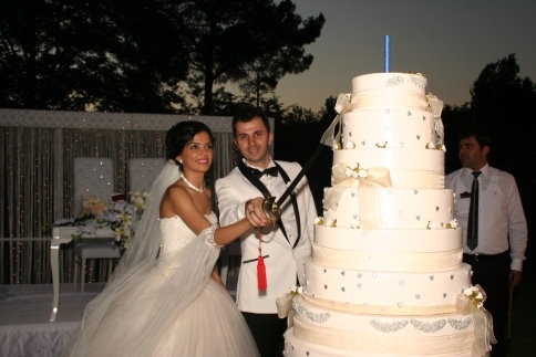 Gülhan ve İhsan Dünya Evine Girdi.