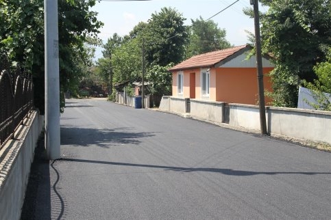 Akyazı’da 30 Bin Ton Asfalt Dökülmeye Başlandı