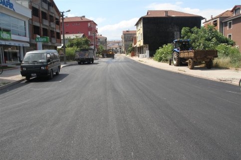 Akyazı’da Sadece Asfalt Değil Tüm Alt Yapı Çalışmaları Tamamlanıyor