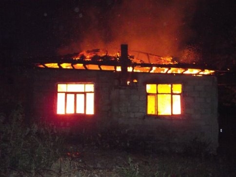 Evleri Gözlerinin Önünde Küle Döndü