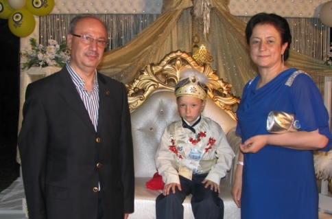 Emirhan Delikanlılığa İlk Adımı Attı