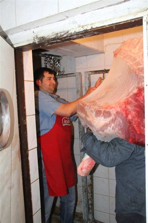 Akyazı Mezbahanesinden Örnek Et Kefenleme Sistemi