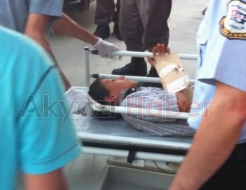 Acelle Şenliklerinde Kolunu Kırdı